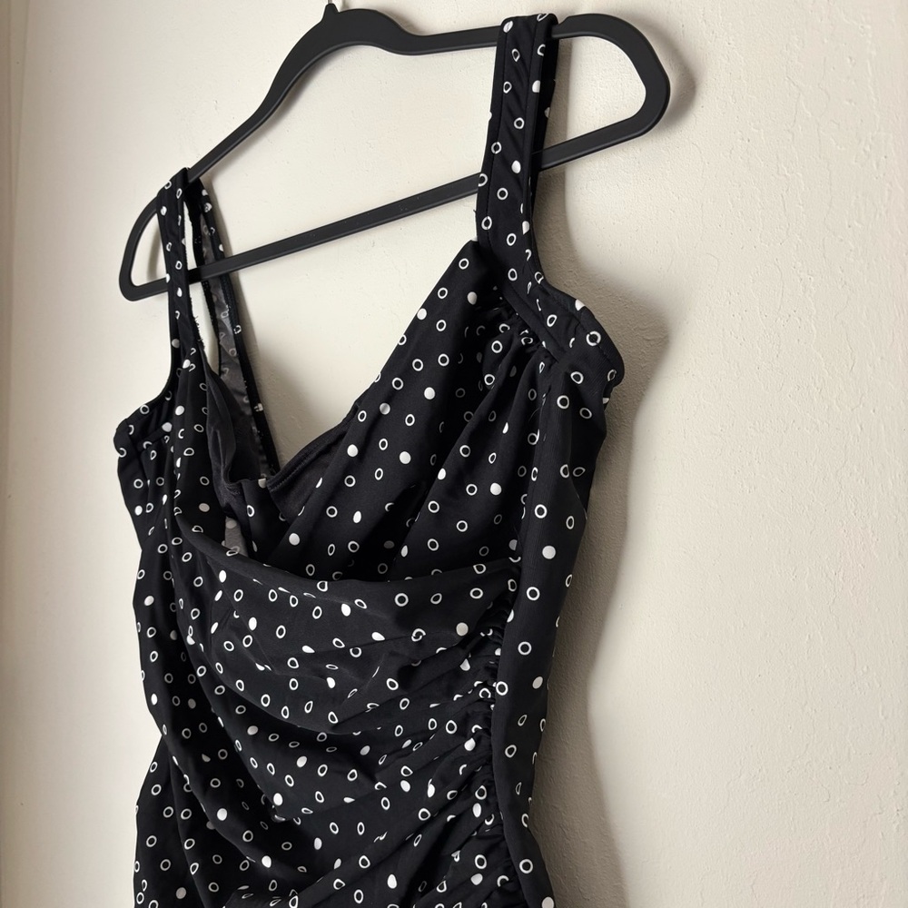 Miraclesuit One Piece Swimsuit Size 18 Black White Polka Dots Side Ruching - Picture 2 of 10